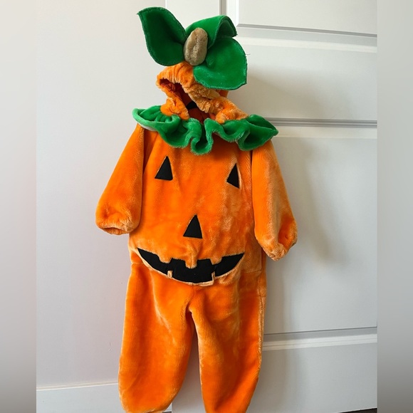 Halloween costume - Picture 2 of 3